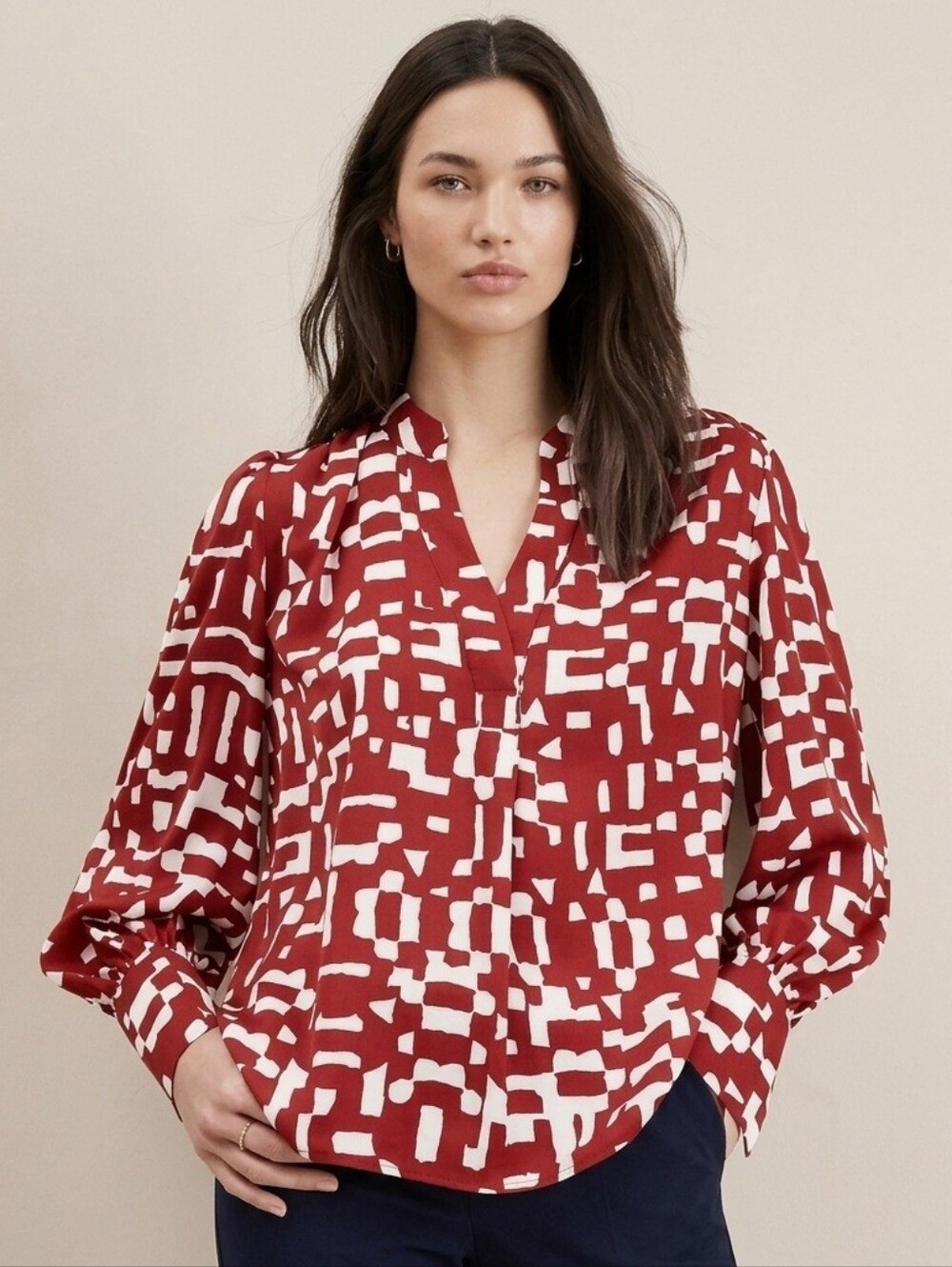 BANANA REPUBLIC Long Sleeve Volume Blouse In Abstract Red Cranberry Holiday Sz M